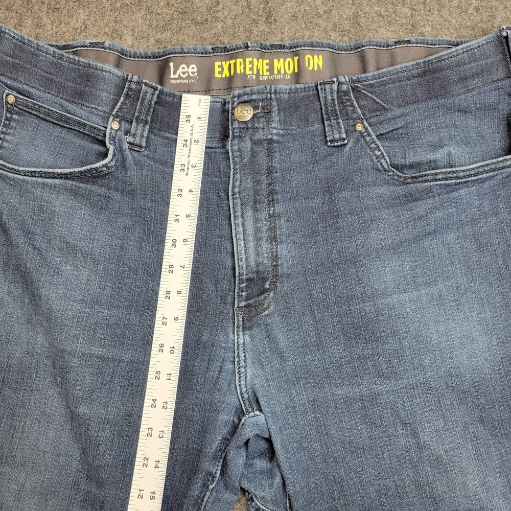 Lee Jeans Mens 44x32 Extreme Motion Straight Fit Tapered Leg Stretch Preppy - Picture 10 of 12